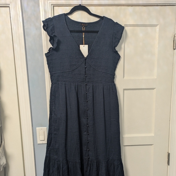 Quince Navy Organic Textured Cotton Smocked V-Neck Midi Dress - Picture 3 of 9